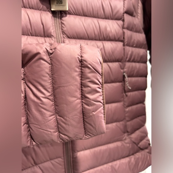 Patagonia Women’s Medium Down Sweater Puffer Jacket Dark Pink Dulse Mauve NWT - Picture 6 of 10